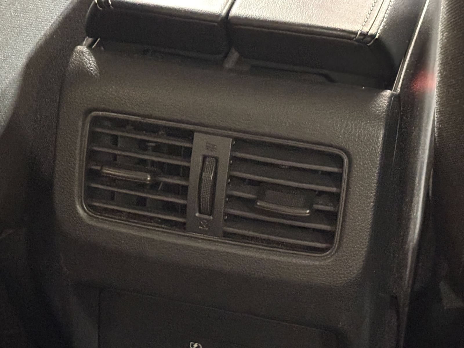 Used 2025 Nissan Rogue SV FWD image 24