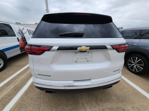 Used 2023 Chevrolet Traverse Premier FWD image 5