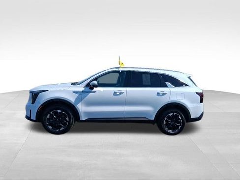 Used 2024 Kia Sorento S AWD/4WD image 8