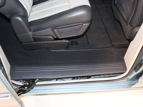 Used 2010 Chrysler Town & Country Touring Plus w/ Premium Group FWD image 67