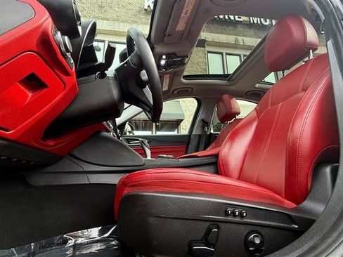 Used 2019 Alfa Romeo Giulia AWD w/ Quick Order Package 22J Sport image 7