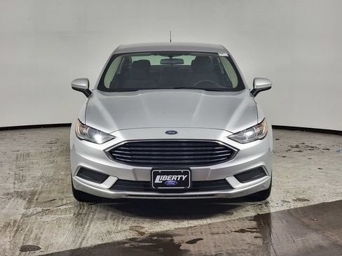 Certified 2017 Ford Fusion SE w/ Fusion SE Technology Package FWD image 9