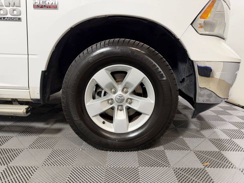 Used 2019 RAM 1500 Classic SLT RWD image 9