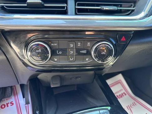 Used 2025 Chevrolet Trax ACTIV w/ Sunroof Package FWD image 14