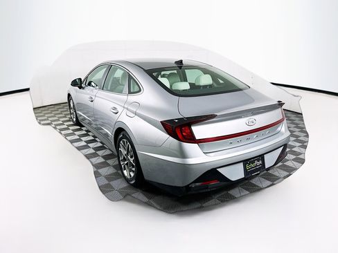 Used 2021 Hyundai Sonata SEL w/ Preferred Accessory Package FWD image 5