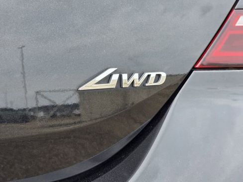 Used 2023 Genesis G70 2.0T image 31