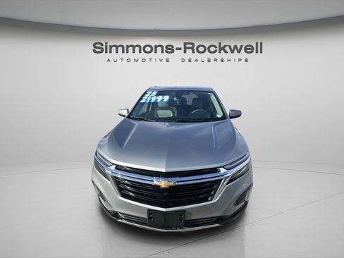 Used 2023 Chevrolet Equinox LT image 3