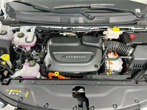 Used 2023 Chrysler Pacifica Touring-L FWD image 31