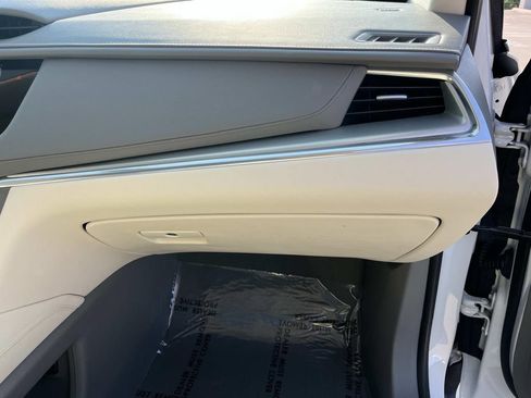 Used 2018 Cadillac XT5 Luxury w/ Driver Awareness Package FWD image 28