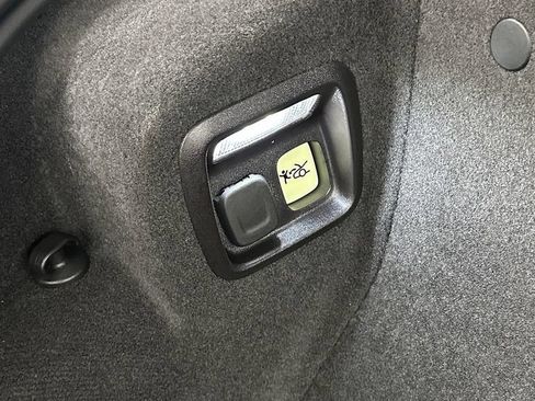 Used 2024 Chevrolet Corvette Stingray Coupe w/ 1LT RWD image 8
