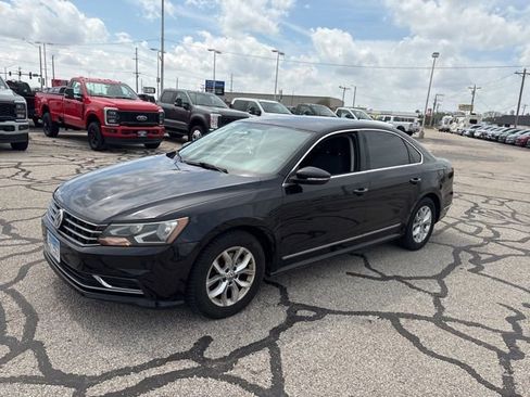 Used 2017 Volkswagen Passat 1.8T S image 2