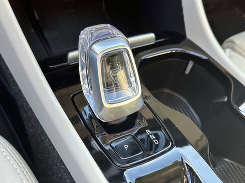 Certified 2024 Volvo XC40 B5 Plus w/ Climate Package image 14