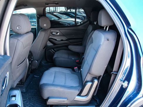 Used 2023 Chevrolet Traverse LT FWD image 40