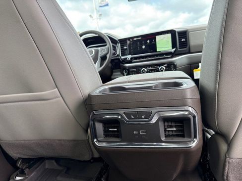 New 2026 GMC Sierra 1500 SLT image 16