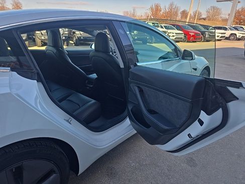 Used 2020 Tesla Model 3 Standard Range Plus image 53