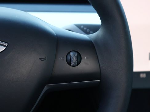 Used 2024 Tesla Model Y Long Range image 13