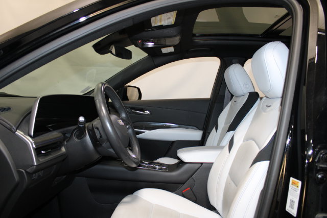 Used 2024 Cadillac XT4 Sport FWD image 7