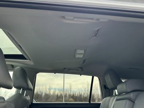 Used 2021 Toyota Highlander XLE image 43