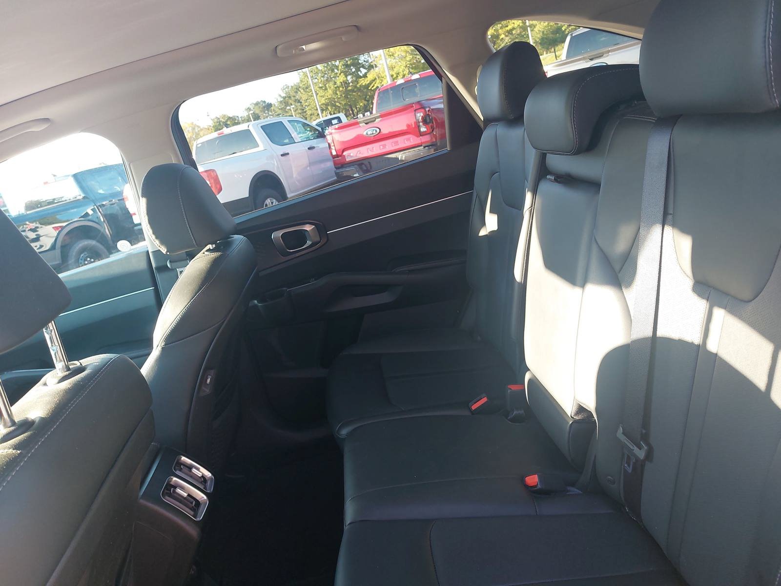 Used 2021 Kia Sorento S w/ Panoramic Sunroof Package FWD image 13