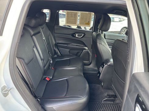 Used 2025 Jeep Compass Trailhawk image 24