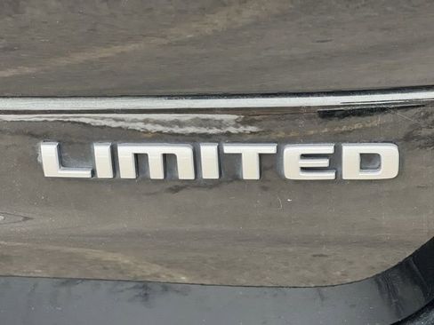 Used 2024 Jeep Grand Cherokee L Limited w/ Luxury Tech Group II image 11