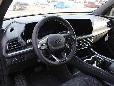 New 2026 Chevrolet Traverse LT image 10