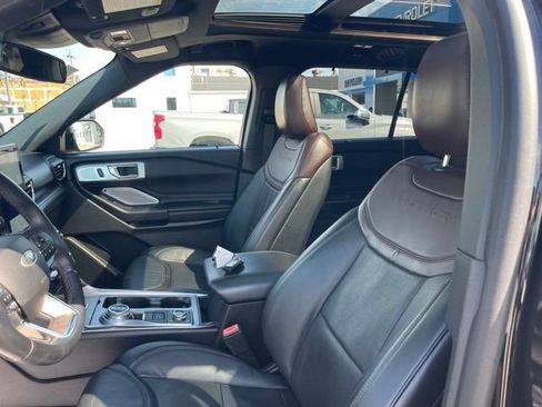 Used 2020 Ford Explorer Platinum w/ Premium Technology Package AWD/4WD image 14