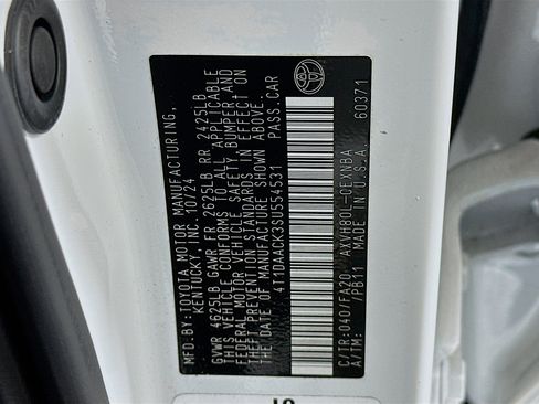 Used 2025 Toyota Camry LE image 12