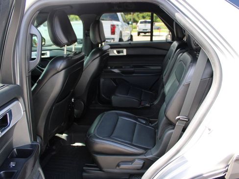 Used 2020 Ford Explorer Limited RWD image 10