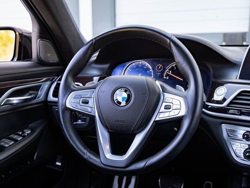 Used 2019 BMW 750i xDrive w/ Executive Package image 43