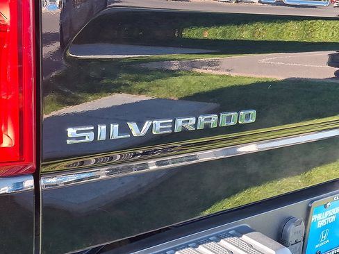Used 2020 Chevrolet Silverado 1500 LT Trail Boss AWD/4WD image 31