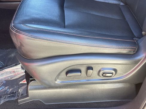 Used 2024 Nissan Titan PRO-4X w/ Pro-4x Convenience Package image 20