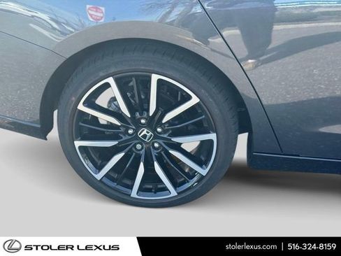 Used 2025 Honda Accord Touring image 9