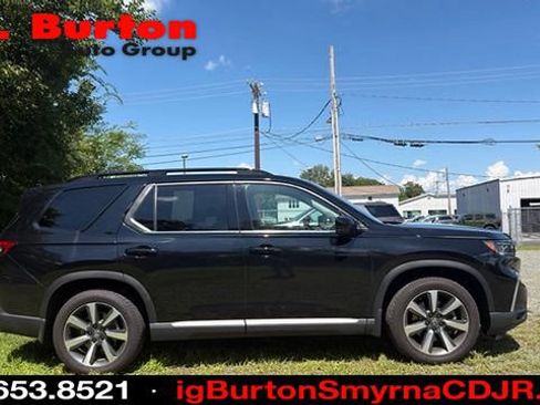 Used 2025 Honda Pilot Elite image 4