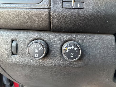 Used 2019 GMC Canyon Denali image 14