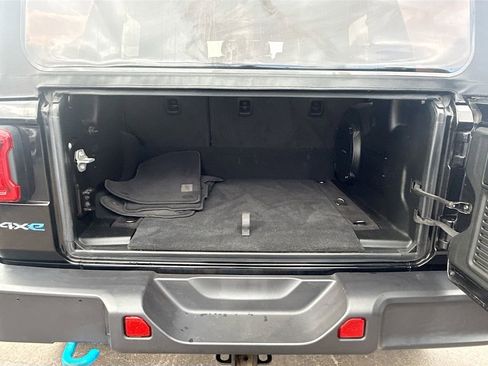 Used 2023 Jeep Wrangler Unlimited Sahara image 29