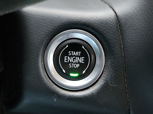 Used 2023 GMC Yukon XL SLT RWD image 16