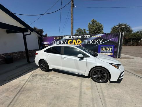 Used 2025 Toyota Corolla SE FWD image 6