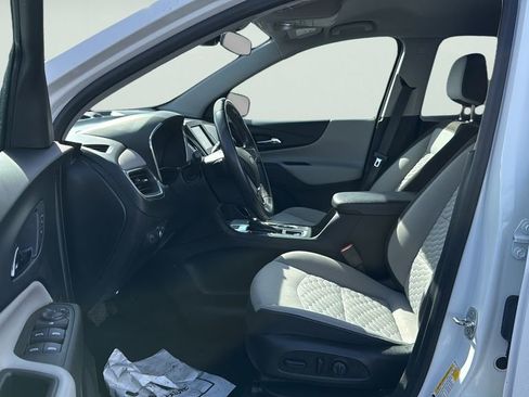 Used 2021 Chevrolet Equinox LT w/ Driver Convenience Package image 22