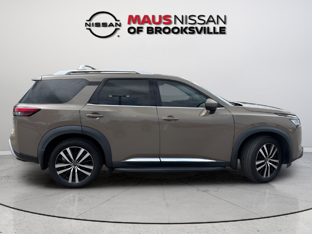 Certified 2023 Nissan Pathfinder Platinum w/ Cargo Package AWD/4WD image 9