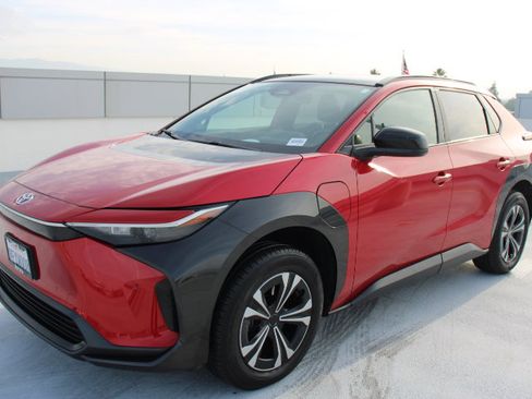 Used 2023 Toyota bZ4X XLE image 6