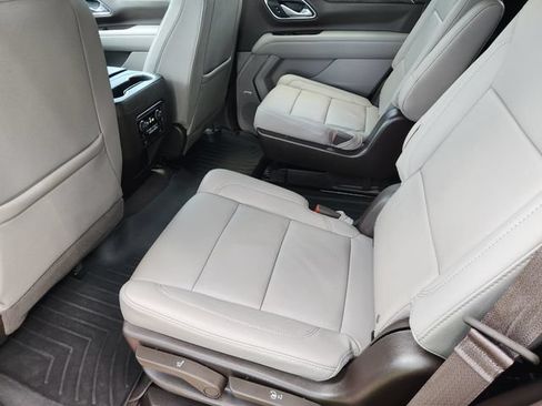 Used 2024 Chevrolet Tahoe LT w/ Luxury Package RWD image 31