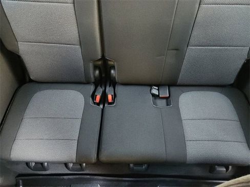 Used 2023 Chevrolet Traverse LT image 33