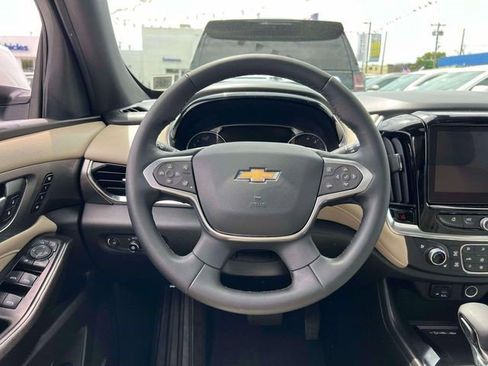 Certified 2023 Chevrolet Traverse Premier AWD/4WD image 16