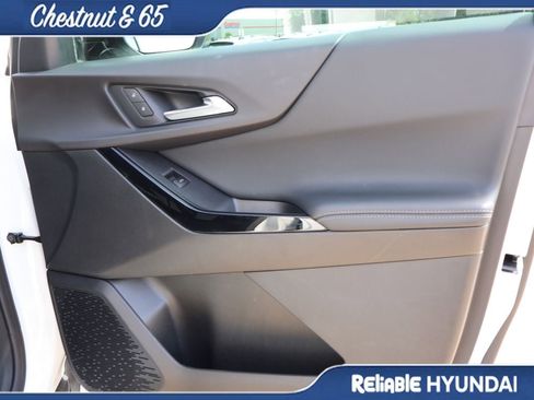 Used 2026 Chevrolet Equinox LT w/ LPO, Floor Liner Package FWD image 9