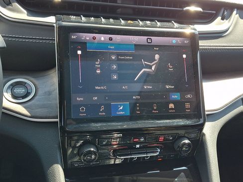 Used 2023 Jeep Grand Cherokee L Limited image 17