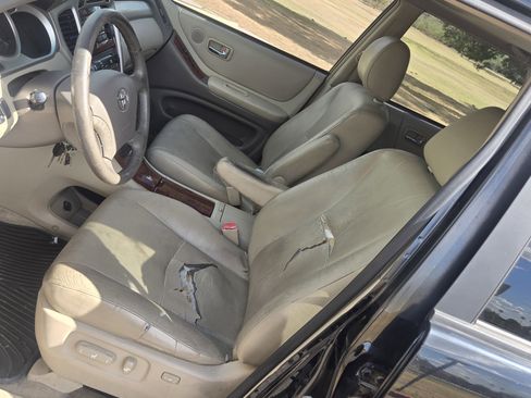 Used 2006 Toyota Highlander 4WD V6 w/ 3rd Row image 10