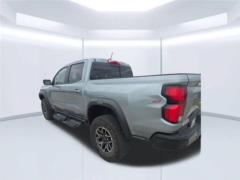 Used 2024 Chevrolet Colorado ZR2 w/ ZR2 Convenience Package III AWD/4WD image 4