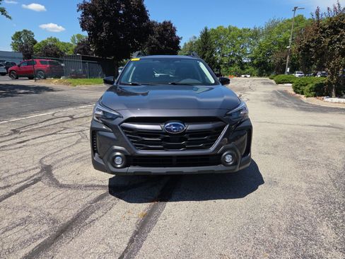 Used 2023 Subaru Outback Premium AWD/4WD image 4