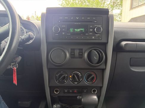 Used 2009 Jeep Wrangler Rubicon w/ Dual Top Group AWD/4WD image 12